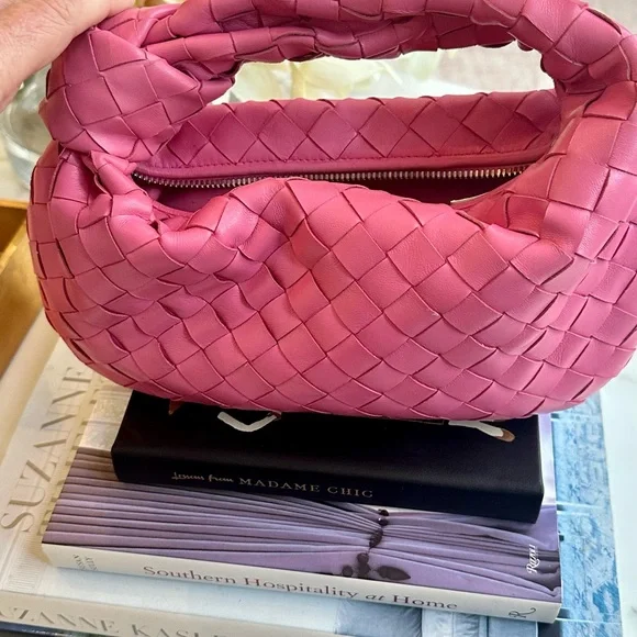 Bottega Veneta small Jodie bag in pink - Picture 2 of 4